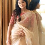 Mirna Menon Instagram - #Jailer week is here ✨❤️ Saree : @hafsaaddotcom Stylist : @gayathribalasubramanian21 PC : @varuun.jpg MUA : @vyshalisundaram_hairstylist