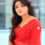 Mirna Menon Instagram - Super happy on the advance booking happening worldwide ✨❤️ #Jailer Saree : @hafsaaddotcom PC : @varuun.jpg MUA : @vyshalisundaram_hairstylist Stylist : @gayathribalasubramanian21