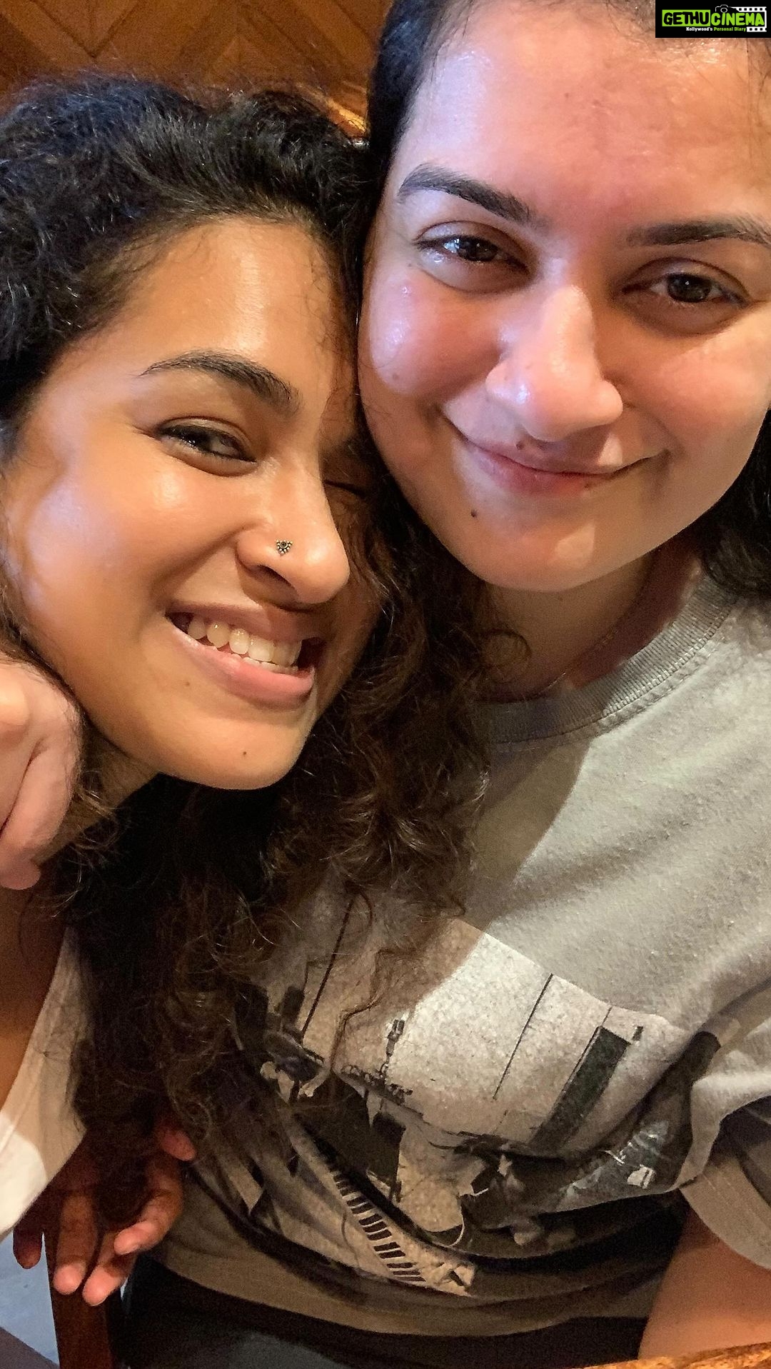 Misha Ghoshal Instagram - “Hain! Mummy ruko, main Smitha se baat kar rahi hoon” since 2002 I have been hearing this line from this woman @meesha.ghoshal and nothing has changed 😄 We are WAY TOO COOL FOR an elevator game and also I get stuck most of the time in an elevator when I travel alone. Hate elevators and claustrophobic! #neverendingstory #elevatorselfie #elevatorgametoostrong
