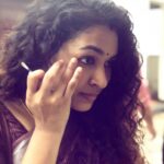 Misha Ghoshal Instagram - I really like this pic, specially coz candids at the right time happens very rarely in my case 😊 in between shots #filmshoot #candid #touchup #kajal
