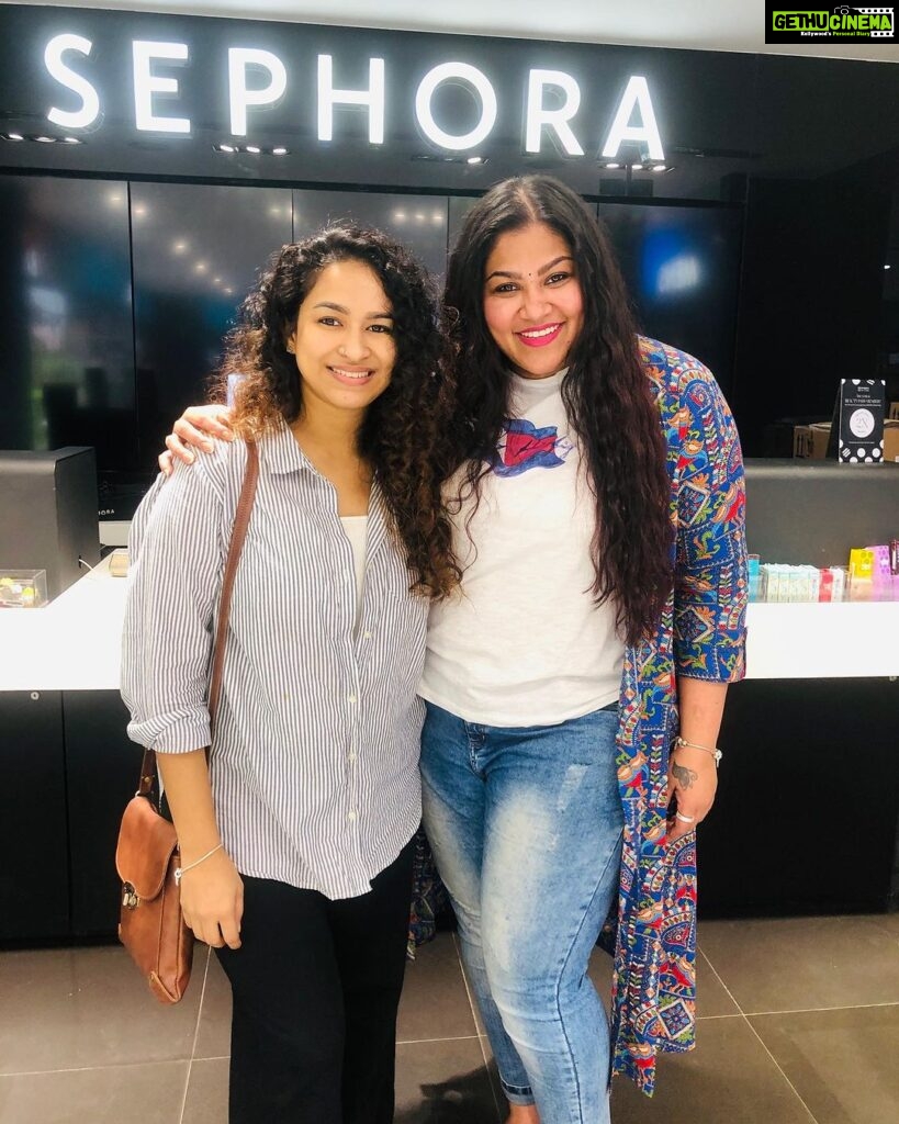 Misha Ghoshal Instagram - Janu, v know each other for more than 15yrs now and our friendship has only got stronger with each passing day ❤️ can’t thank Universe enough for bringing u into my life ❤️ u r the sister i never had and the bestest frn i will always have and cherish for life ❤️ @janani_sj_love i love u sooooo much ❤️