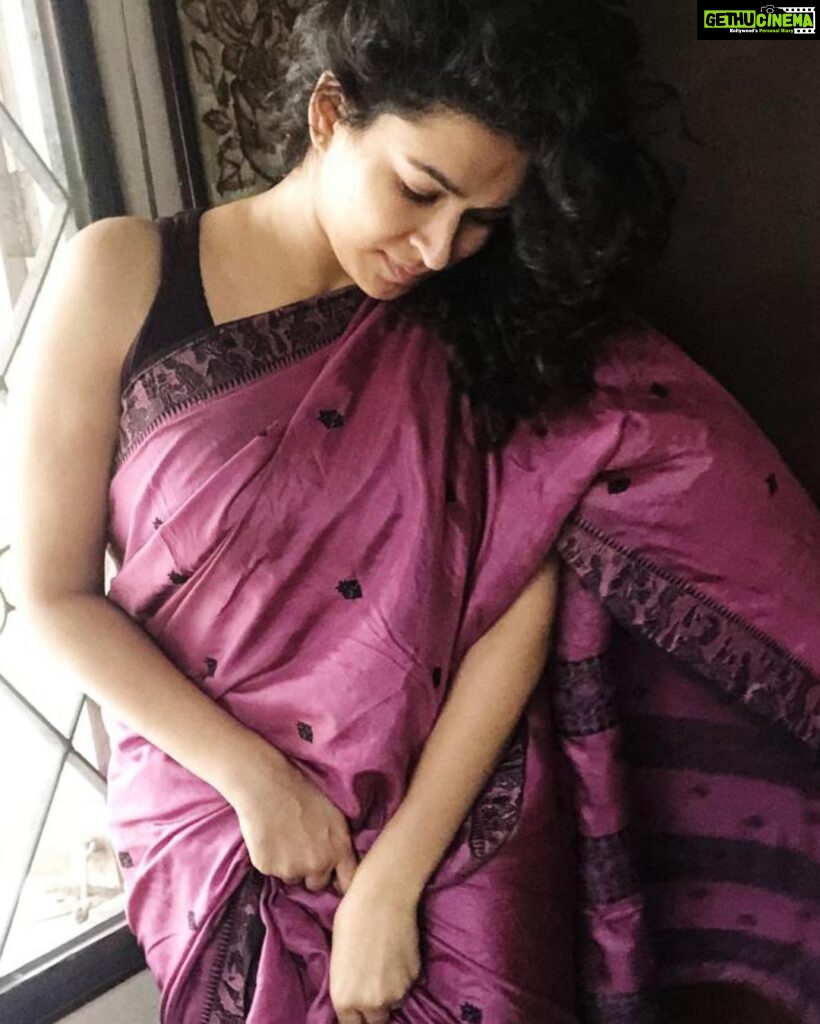 Misha Ghoshal Instagram - Wearing mumma’s saree ❤️