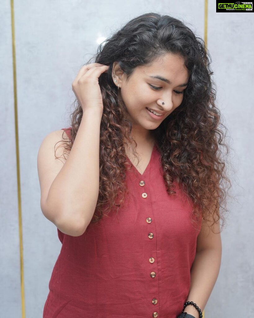 Misha Ghoshal Instagram - Embracing my Curls with @toniandguyindia which is a CG friendly salon ❤️ and is one of the best in Chennai Stylist: @phupdorjee #curls #natural #tonyandguy #cg