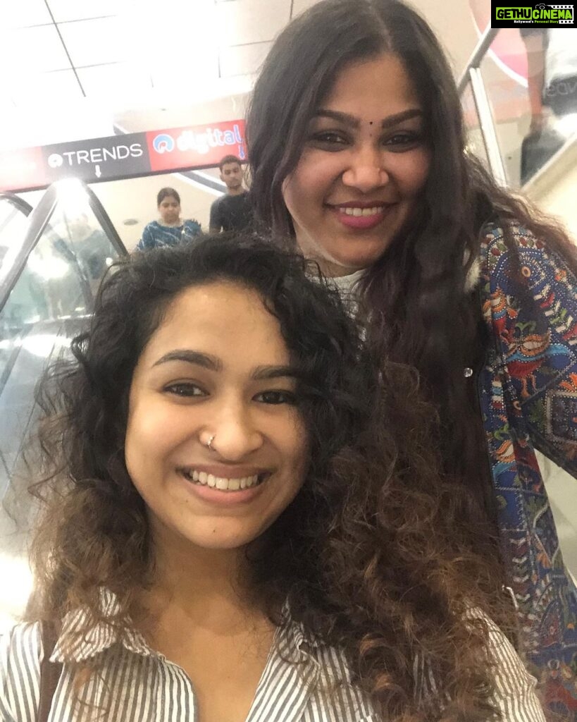 Misha Ghoshal Instagram - Janu, v know each other for more than 15yrs now and our friendship has only got stronger with each passing day ❤️ can’t thank Universe enough for bringing u into my life ❤️ u r the sister i never had and the bestest frn i will always have and cherish for life ❤️ @janani_sj_love i love u sooooo much ❤️