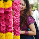 Misha Ghoshal Instagram – Which 1 is ur fav pic? Btw m in love with this Half saree ❤️

MUA – @prithika_makeovers 
Outfit- @shansika1
Jewellery- @aaranyarentaljewellery
Styling- @dharshinisundaram
PC- @0watts_0

#halfsaree #photoshoot #favoutfit #tamilcinema #tamilactress