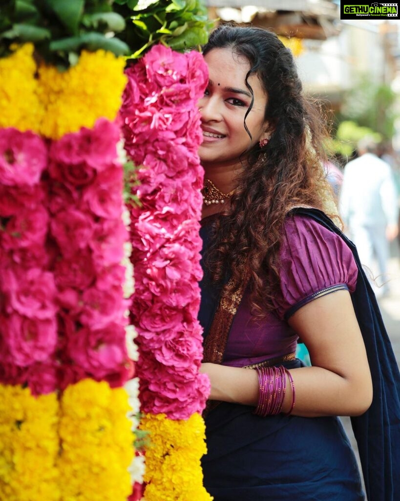 Misha Ghoshal Instagram - Which 1 is ur fav pic? Btw m in love with this Half saree ❤️ MUA - @prithika_makeovers Outfit- @shansika1 Jewellery- @aaranyarentaljewellery Styling- @dharshinisundaram PC- @0watts_0 #halfsaree #photoshoot #favoutfit #tamilcinema #tamilactress