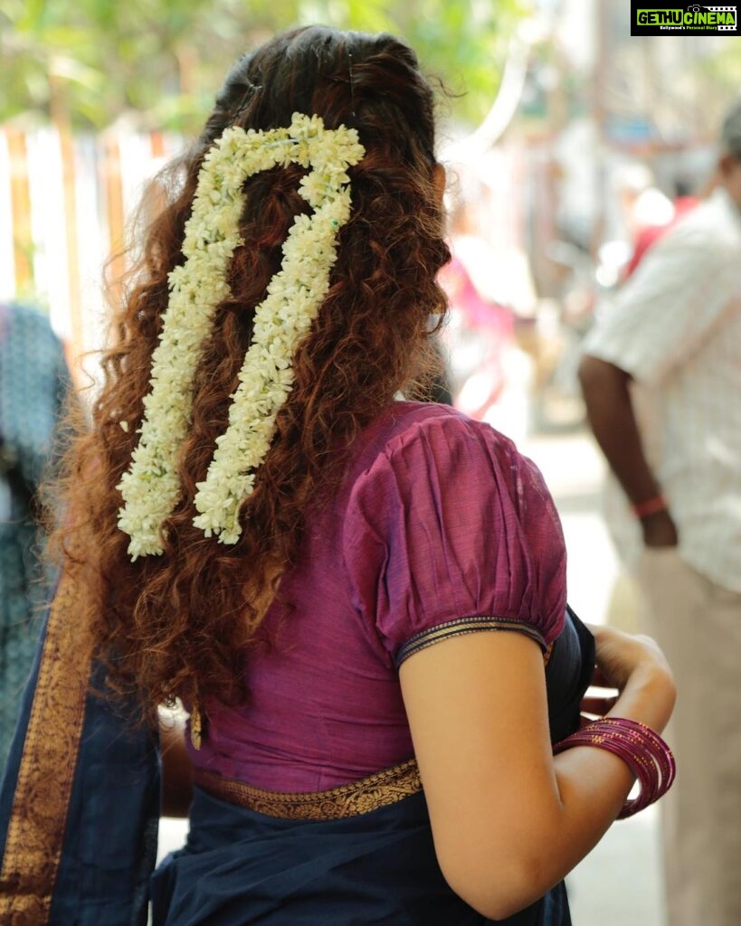 Misha Ghoshal Instagram - Which 1 is ur fav pic? Btw m in love with this Half saree ❤ MUA - @prithika_makeovers Outfit- @shansika1 Jewellery- @aaranyarentaljewellery Styling- @dharshinisundaram PC- @0watts_0 #halfsaree #photoshoot #favoutfit #tamilcinema #tamilactress