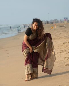 Misha Ghoshal Instagram - Photo dump from the saree series… posting all the pics i liked in the same post… let me know if u liked it too 😊