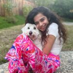 Mithila Palkar Instagram - Hakuna Matata 🐶✨ . @craftedbybinks - thanks for making me these pants that I am clearly living in! California, USA