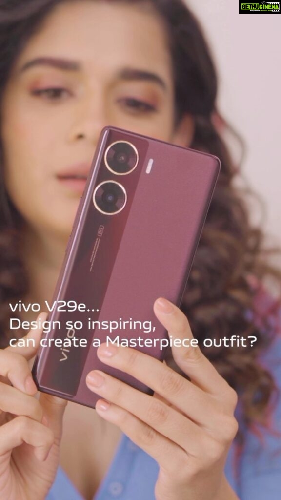Mithila Palkar Instagram - Draped in Artistic red and matched with the Masterpiece! ♥️ Introducing the vivo V29e in its captivating Artistic Design, the Slimmest 3D curved display in the segment, syncing flawlessly with my attire. Stay artistic, stay fabulous. What say? #vivoV29e #TheMasterpiece #DelightEveryMoment #TheDesignMasterpiece