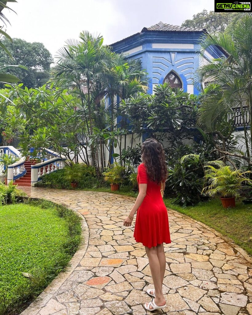 Mithila Palkar Instagram - Wanderer ☔️ 📸 My holiday photographer @mitaliimayekar ♥️ Goa India