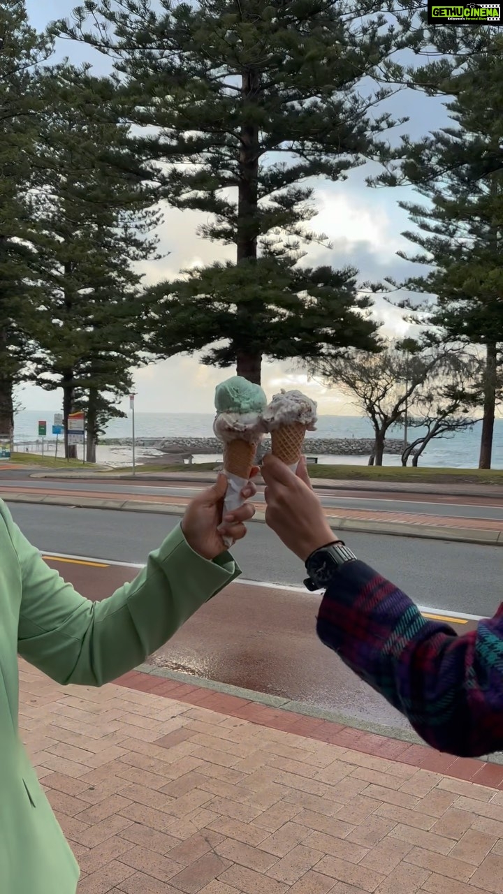 Mithila Palkar Instagram - Clinking our way around Australia . @australia @visitperth @cityofperth @visitbrisbane @brisbanecity @westernaustralia @queensland @manishamakwana18 @mipalkarofficial @ayushi.20