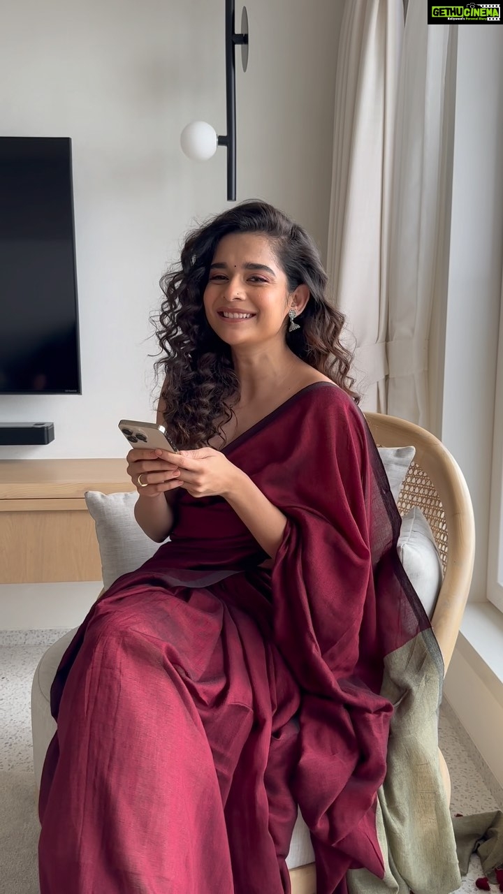 Mithila Palkar Instagram - I haven’t sung in a while, actually. So I just pulled something out of my archives. I love singing this song and I will sing it properly some day. Tab tak enjoy my random musing. Thanks @shrushti_birje_28 for indulging! #SingSongSaturday