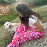 Mithila Palkar Instagram – Hakuna Matata 🐶✨
.
@craftedbybinks – thanks for making me these pants that I am clearly living in! California, USA