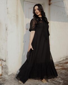 Miya George Instagram - Last from this series 😝 📸 @merin__georg dress @lisdesigns.in styling @sabarinathk_ makeup @amal_ajithkumar jewelry @adorebypriyanka