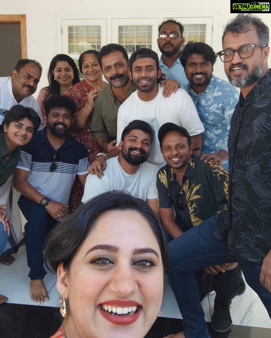 Miya George Instagram - Team Pranayavilasam says Bigg Thanks to everyone who watched our movie..Thanks to my colleagues for making a quick visit to my home at pala. It's a privilege to host u 🥰 @arjun_ashokan @nikhil_muraly @_manoj_k.u @renjithnair7920 @binu_nepolean @nc_kj_ro_1210 @sarath_sabha_ @lijogeorgethomas @ginilijo