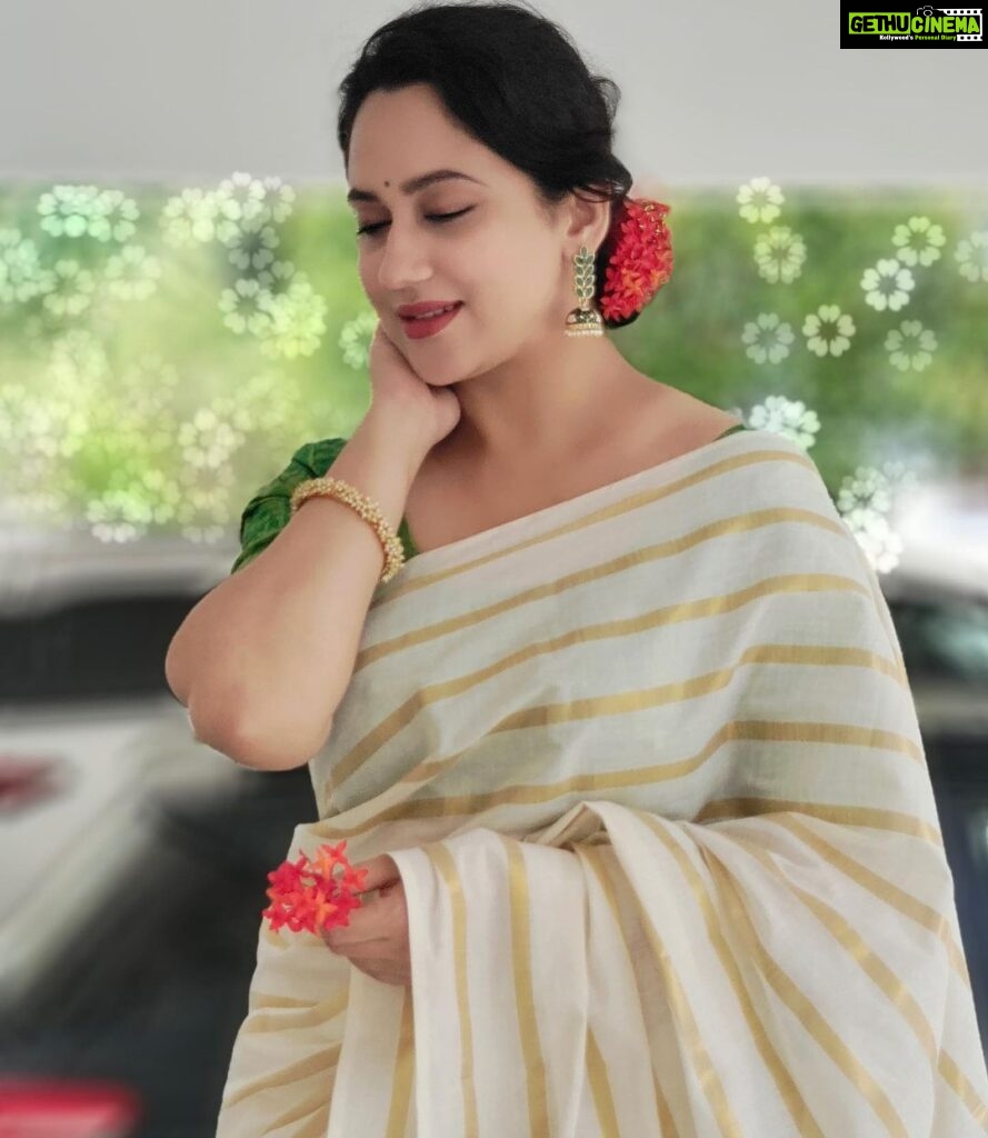 Miya George Instagram - Vishu vibe 🌼 saree by @amyraonline