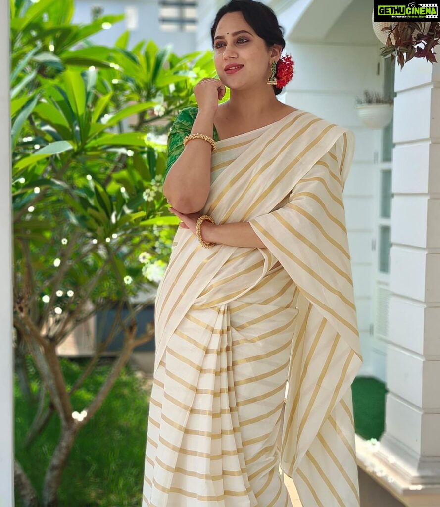 Miya George Instagram - Vishu vibe 🌼 saree by @amyraonline