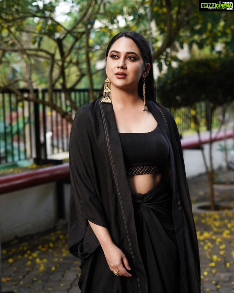 Miya George Instagram - Surround urself with gud people. Even the darkest phase will turn to be the brightest one Dress nd earrings by @saltstudio Mua @mukeshmuralimakeover styling @sabarinathk_
