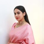 Miya George Instagram - Right amount of jewelry surely compliments🥰. jewelry @keyaa_by_kartika @sabarinathk_ saree @iha_designs 📸 @pranavraaaj @femy_antony__