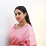 Miya George Instagram – Right amount of jewelry surely compliments🥰. jewelry @keyaa_by_kartika @sabarinathk_ saree @iha_designs 📸 @pranavraaaj @femy_antony__