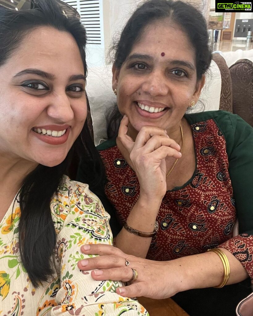 Miya George Instagram - Hey Qatar..🙋‍♀️ Here we come @anaswara.rajan Found same traits of my mom in Anaswara's mom.so posting her picture as well @pranayavilasam