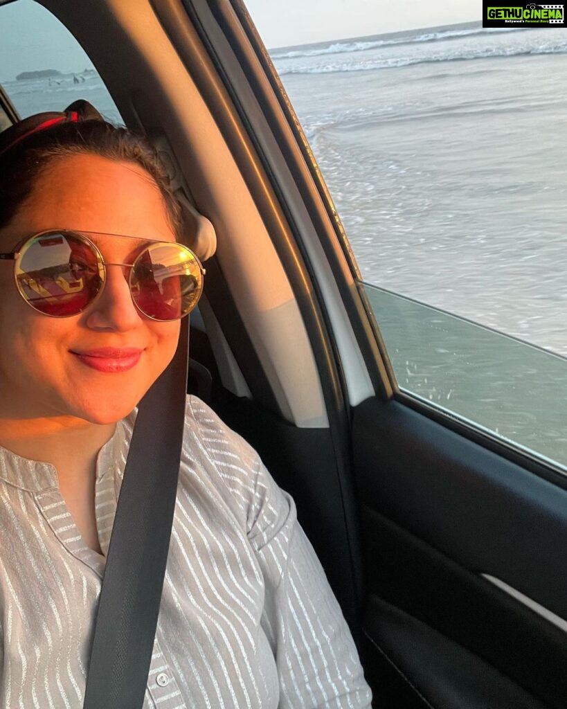 Miya George Instagram - When director calls packup early we go driving at the beach #muzhappilangaddriveinbeach #sunsetvibes #keralagodsowncountry Drive in Beach Muzhappilangad