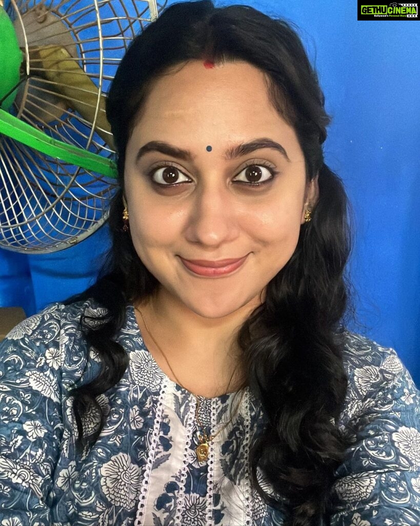 Miya George Instagram - Kurachu selfies orumichu ittal kuzhappam undo? Ellallo lle...😜