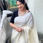 Miya George Instagram – Clicking pics are mandatory when I m in Saree📸 Thanks to hus😝