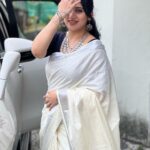 Miya George Instagram – Clicking pics are mandatory when I m in Saree📸 Thanks to hus😝