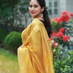 Miya George Instagram - 🌼🌼ഉത്രാടദിനാശംസകൾ 🌼🌼 saree @amyraonline MUA @femy_antony__ styling @sabarinathk_ 📸 @pranavraaaj