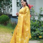 Miya George Instagram - 🌼🌼ഉത്രാടദിനാശംസകൾ 🌼🌼 saree @amyraonline MUA @femy_antony__ styling @sabarinathk_ 📸 @pranavraaaj