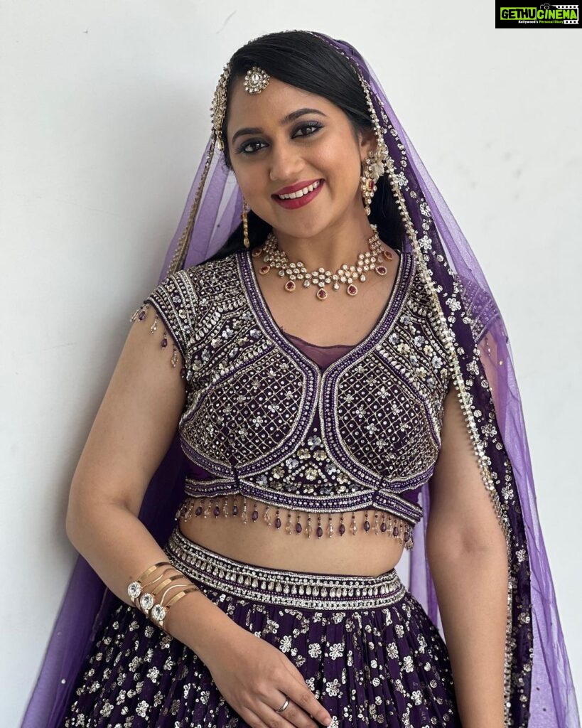 Miya George Instagram - Bejewelled for a performance 💃 Costume @the_rental_jeannie MUA @femy_antony__ Jewelry @mayoorajewelerydesigns styling @vasudevan.arun