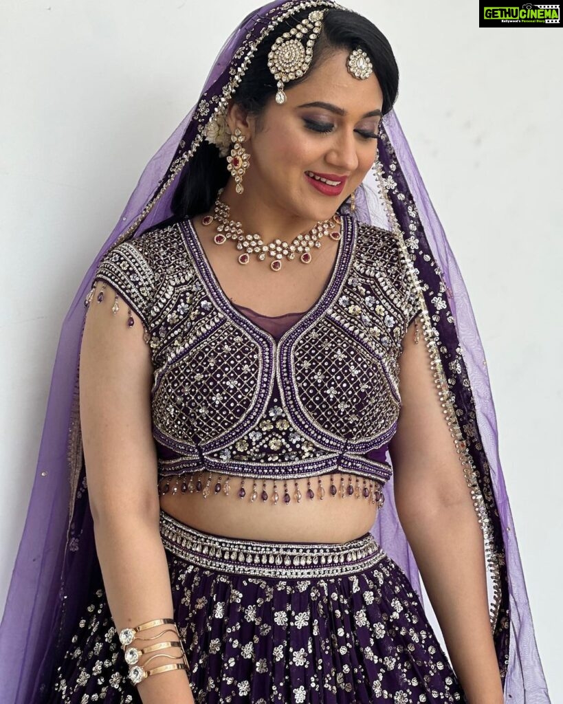 Miya George Instagram - Bejewelled for a performance 💃 Costume @the_rental_jeannie MUA @femy_antony__ Jewelry @mayoorajewelerydesigns styling @vasudevan.arun