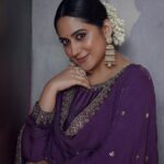 Miya George Instagram - Totally in jhumka vibe @abilashchickumakeupartist @sabarinathk_ @silkycalicut @goodwillcollectionskerala @nithin_c_nandakumar