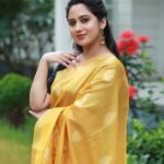 Miya George Instagram - 🌼🌼ഉത്രാടദിനാശംസകൾ 🌼🌼 saree @amyraonline MUA @femy_antony__ styling @sabarinathk_ 📸 @pranavraaaj