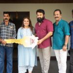 Mohanlal Instagram - Linu’s family receives the key to the second house built under ViswaSanthi's Santhi Bhavanam project. Linu is a native of Kozhikode who lost his life in the 2019 flood rescue operations after landing several lives to safety. This is a tribute of love & thanks to this hero and his family. @viswasanthifoundation