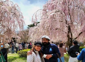 Mohanlal Instagram - "What a strange thing to be alive beneath cherry blossoms!" - Kobayashi Issa At Hiroshima Park, Aomori, Japan 🇯🇵 . #cherryblossom #aomori #hiroshimapark Aomori Japan