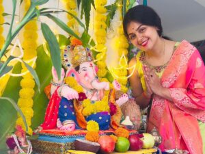 Monal Gajjar Instagram - "May Lord Ganesha bless you with wisdom, prosperity, and happiness on this auspicious Ganesh Chaturthi! 🙏🐘✨ #GaneshChaturthi #Blessings #FestivalVibes"