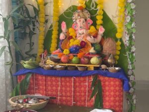 Monal Gajjar Instagram - "May Lord Ganesha bless you with wisdom, prosperity, and happiness on this auspicious Ganesh Chaturthi! 🙏🐘✨ #GaneshChaturthi #Blessings #FestivalVibes"