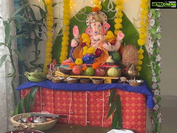 Monal Gajjar Instagram - "May Lord Ganesha bless you with wisdom, prosperity, and happiness on this auspicious Ganesh Chaturthi! 🙏🐘✨ #GaneshChaturthi #Blessings #FestivalVibes"