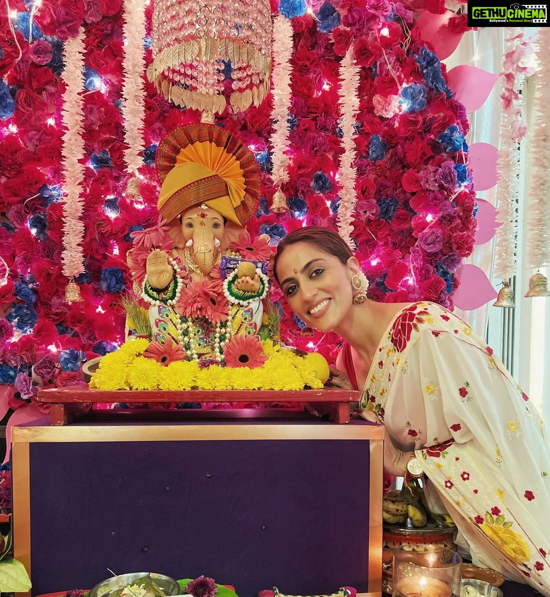 Monica Khanna Instagram - मेरी ज़िंदगी का इकलौता इश्क हो आप।।।। मेरे बप्पा💛 #ganapati #ganeshchaturthi #ganesh #aarti #bappa #bappamorya #day6 #gratitude #majhabappa #happiness #gannu #gampu #gannubappa😘 #yellow #yellowfeta #yellow #whiteday