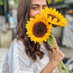 Monica Khanna Instagram - Accept the responsibility of being yourself as you are,with all that is good and with all that is bad,with all that is BEAUTIFUL and that which is NOT BEAUTIFUL In that acceptance a transcendence happens and one becomes free.... #instapost #instagram #sunflower #yellow #yellowflowers #yellow #instagood #trending #trendingreels #trendingreels #loveandlive #photooftheday #happiness