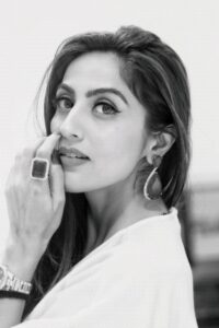 Monica Khanna Instagram - An ENDING is followed by a BEGINNING 💛
JEWELLERY BY -@studio6jewels
#savage #trendingsongs #trending #messy #kolkata #kolkataevent #white #strongwomen #love #event #jewelry #instagood #instagram #reelsinstagram #picture #photography