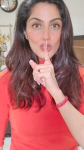 Monica Khanna Instagram - Dekho Pawan bhi....
Ye trend mein hai kya???😜😜
#instareels #instagram #video #funnyvideos #funny #trendingreels #trending #trend #viral #viralvideos #friends #instagood #warning #funnymemes #comedy #lipsinc #sing #dance #dancereels #comedyvideos