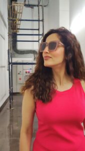 Monica Khanna Instagram - “I know why they’re called shades, because you can’t see me roll my eyes when I wear them.”😜😜 MY ARMOUR🤘 THANKYOU @eyewearlabs for spoiling me everytime... #sunglassesfashion #sunglassesstyle #sunglasses😎 #sunglasseslover #rayban #eyewearfashion #newsunglasses #eyewear #sunglass #glasses #trending #trendingsongs #reels #trendingreels #eyewearlabs #love #loveforsunglasses #viral #video
