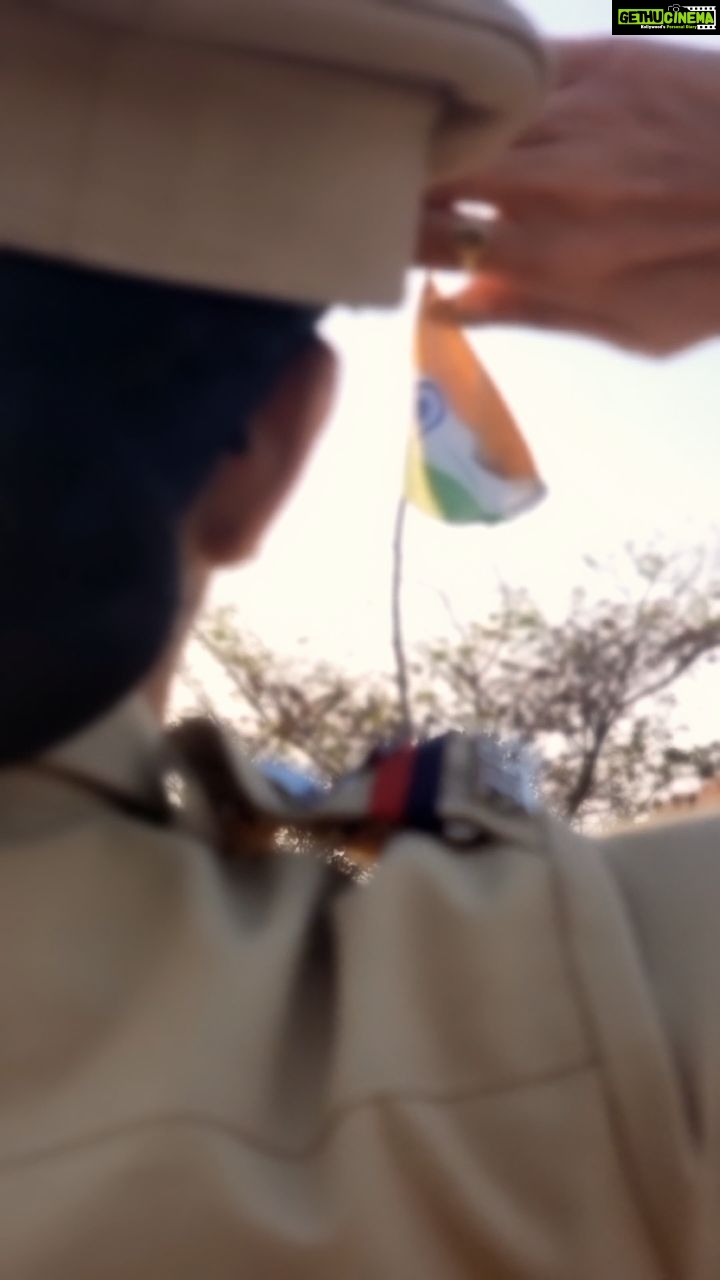 Monica Khanna Instagram - स्वतंत्रता दिवस की शुभ कामनाएं।।🇮🇳🇮🇳 Its a beautiful thing when you wear a POLICE OFFICER UNIFORM which represents a group of people because what it immediately symbolises is oneness, TOGETHERNESS... Was an HONOUR to put on one..... Happy independence day🇮🇳 Service with integrity ✨👮♀️ #WomenInBlue” #independenceday #reels #instareels #trendingvideo #trebdingsongs #patriotism #hindustan #india #vandematram #azaadbharat #bharat #india