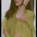Monica Khanna Instagram - मोहब्बत होने लगे तो पूजा पाठ किया करो मोहब्बत होगी तो मिल जाएगी और बला होगी तो टल जाएगी🌻😂 Edited by-@jerrypundkar🌻 #trendingsongs #trendingreels #saree #reelsinstagram #reelsinstagram #instapost #reelitfeelit #songs #song #mohabbat #shayari #edit #trending #trend #fashion #fashionphotography