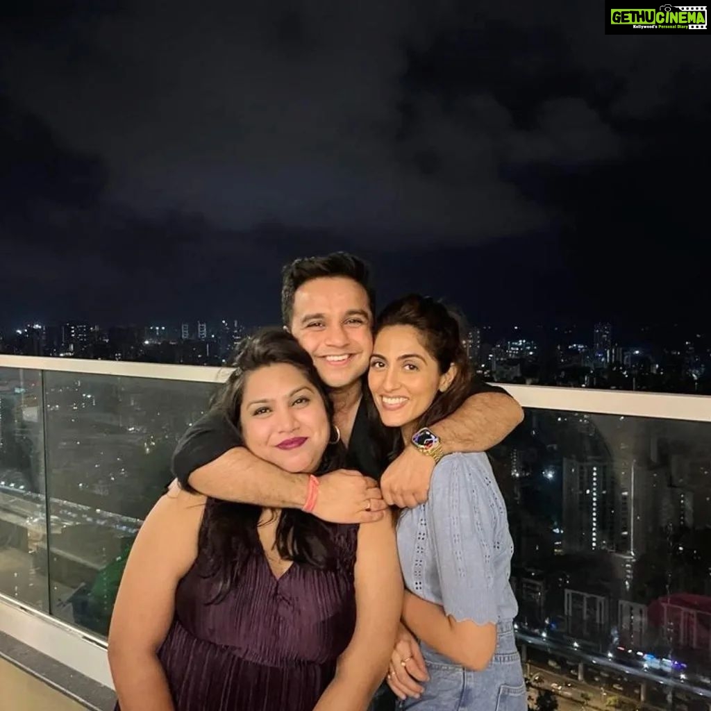 Monica Khanna Instagram - मेरी जीत तेरी जीत तेरी हार मेरी हार सुन ऐ मेरे यार तेरा ग़म मेरा ग़म मेरी जान तेरी जान ऐसा अपना प्यार ज़ान पे भी खेलेंगे तेरे लिये ले लेंगे सबसे दुश्मनी।।।।🧿🧿🧿🧿 #friendship #friendshipforever #chaaryaar #dosti #love #pictureforever #togetherforever