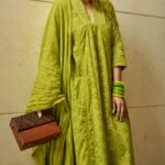 Monica Khanna Instagram – समंदर समेटे बैठी है 
ये निगाहें बेजुबान

बहुत बहुत शुक्रिया @thecraftroot 
@jerrypundkar

#trending #trendingreels #viralvideos #viral #green #saree #shayari #gulzar #fashion #style #photo #photography #fashionphotography #bekind #begood #reelsinstagram #instareels #trendingsongs #suit #salwarkameez #indianattire #indianness #indian #gajra #handbags #brownbalayage #slingbag